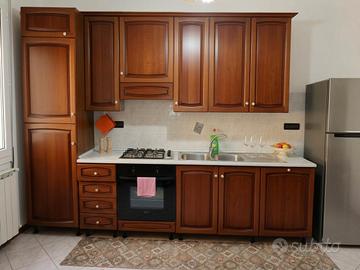 cucina lineare finitura effetto legno
