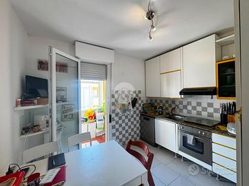 4 LOCALI A VIAREGGIO