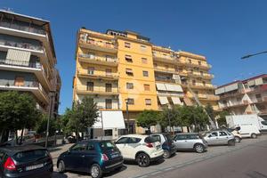 4 LOCALI A GRUMO NEVANO