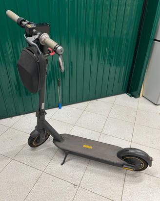 Monopattino Segway Ninebot G30