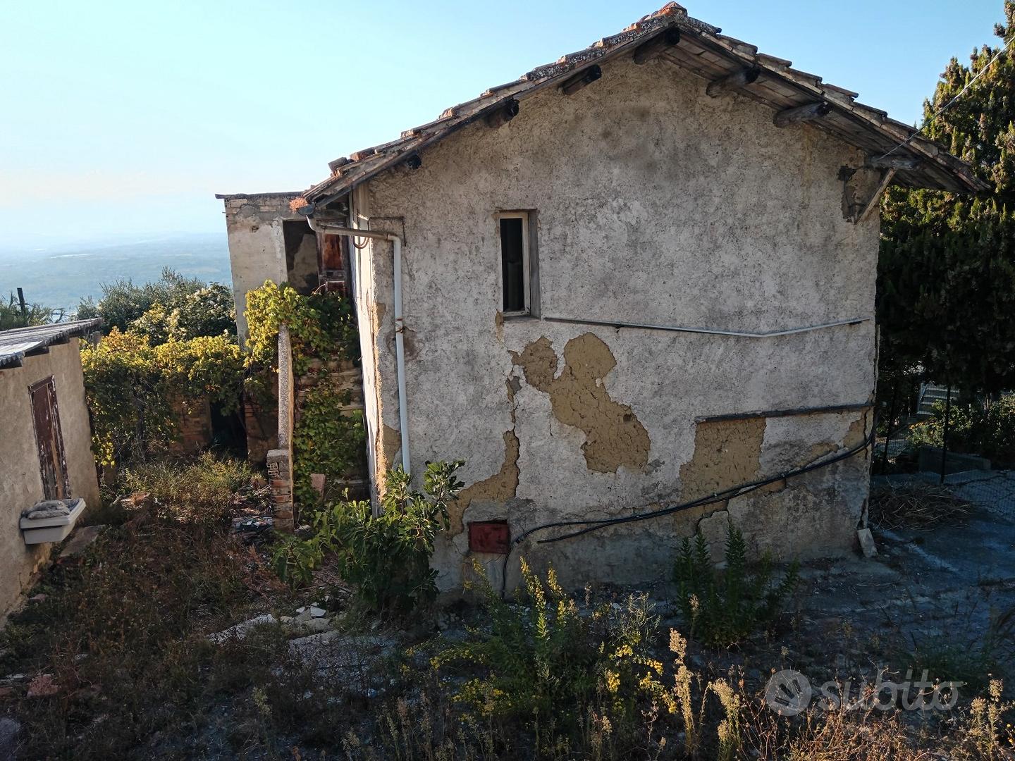 terreno con rudere e 2 magazzini - Vista 3
