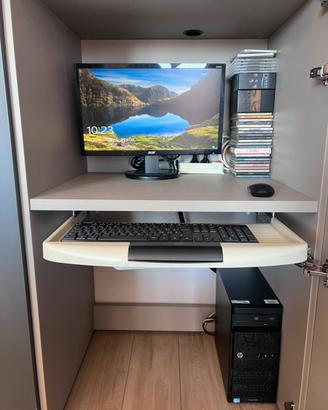 Computer fisso HP con schermo 22 pollici  acer
