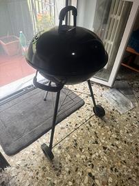 Barbecue a carbone sferico con ruote