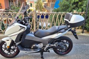 HONDA INTEGRA 750s