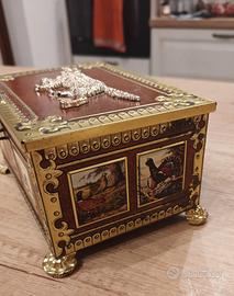 Cofanetto vintage in latta stile caccia