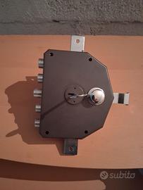 SERRATURA PER PORTA  BLINDATA