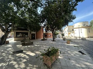 Palazzo / Stabile a Sarroch