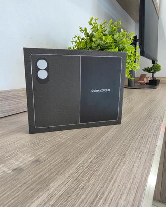 SAMSUNG FOLD8 512GB PISTACCHIO NUOVO SIGILLATO 