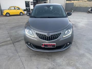 Lancia Ypsilon 1.0 FireFly 5 porte S&S Hybrid Gold