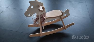 Cavallo a dondolo in legno Alondra
