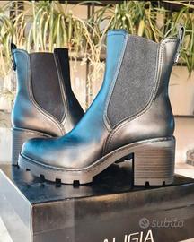 Stivaletto nero Taglia 41