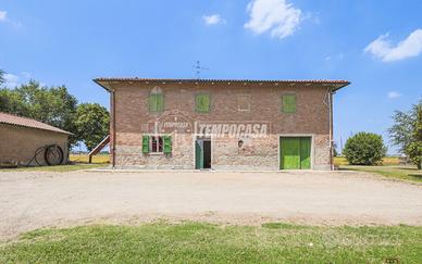 SPLENDIDA CASA RURALE INDIPENDENTE CON FIENILE