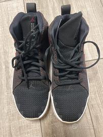 Scarpe Nike Jumpman nere e rosse