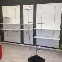 ARREDAMENTO PER NEGOZI