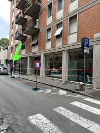 2 pali per cartelli stradali