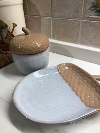 Set contenitore e piattino