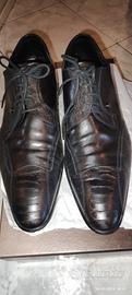 scarpa nera  con lacci elegante 