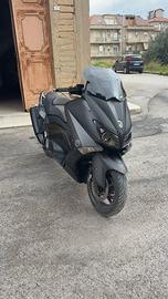Yamaha T max 530
