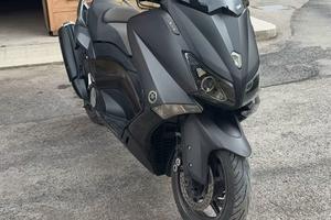 Yamaha T max 530