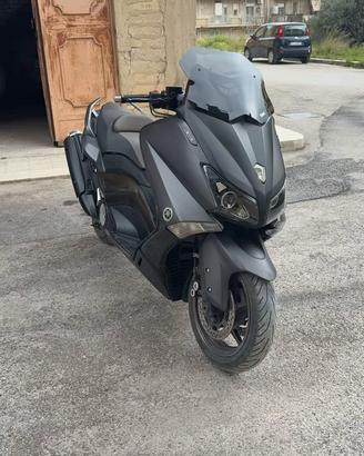 Yamaha T max 530