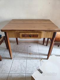 Gratis Tavolo da cucina 