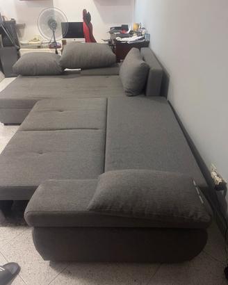 Divano in stoffa grigio 3/4 posti con penisola