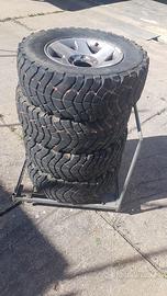 set gomme complete di cerchi per L200