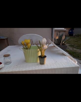 Vaso metallo verde con tulipani finti gialli