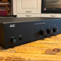 Pre amplificatore AMC AV81