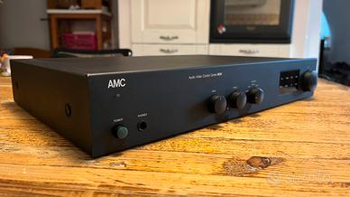 Pre amplificatore AMC AV81