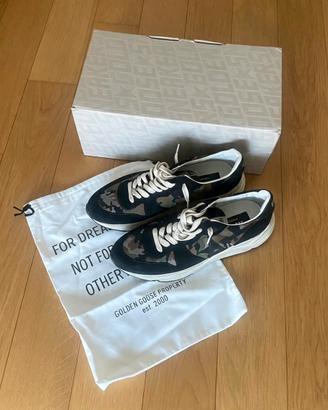 Golden Goose running