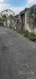 Acireale centro rustico e terreno mq 700