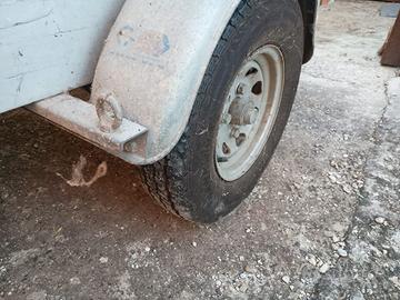 Carrello con gancio traino