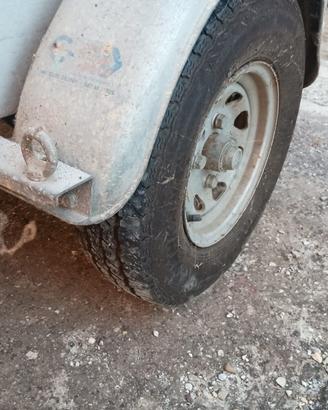 Carrello con gancio traino