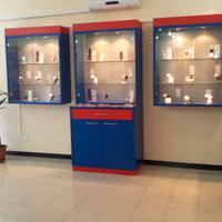 Mobili per arredamento negozio di telefonia