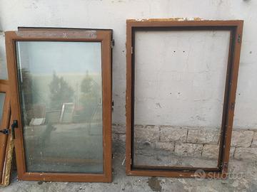 Lotto 5 finestre in PVC color legno usate