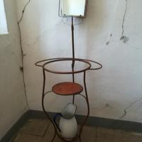 Toilette in ferro battuto vintage