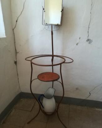 Toilette in ferro battuto vintage