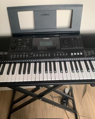 Tastiera Yamaha PSR-E463 - Kit