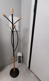 appendiabiti a piantana in metallo e legno 