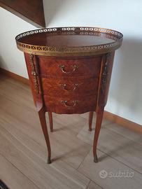 comodino in stile francese in legno pregiato