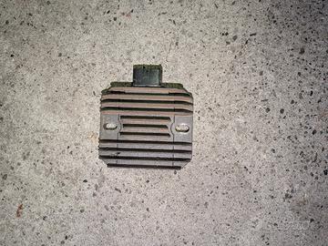 regolatore tensione burgman 400 del 2003