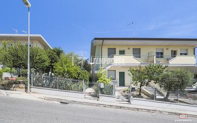 AMPIO QUADRILOCALE DENTRO PALAZZINA TARQNUILLA CON