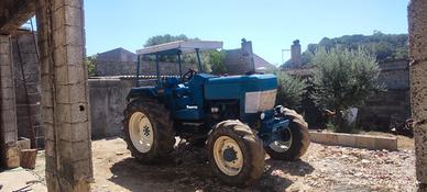 Trattore Ford 6710