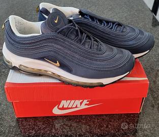 Scarpe Nike modello Silver