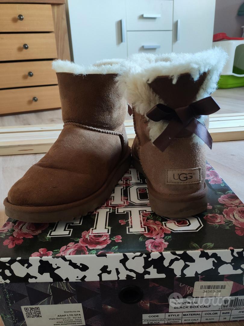 Ugg hot sale fiocco dietro