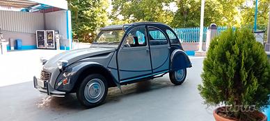 Citroen 2CV charleston