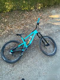 Santa cruz bronson c 2022 montata ohlins tg L