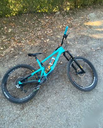 Santa cruz bronson c 2022 montata ohlins tg L
