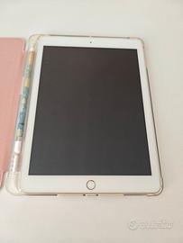 iPad (generazione 6) 32 GB cellular +Palle Pencil1